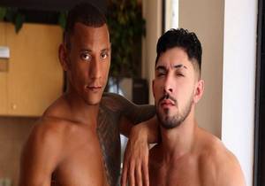 Latinos Cum – Luciano Baiano & Mike Bebecito (Bareback) 